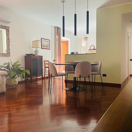 Re Gallo Luxury Apartment Plebiscito In Via Chiaia Νάπολη Εξωτερικό φωτογραφία