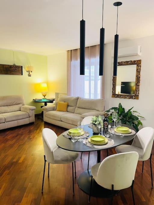 Re Gallo Luxury Apartment Plebiscito In Via Chiaia Νάπολη Εξωτερικό φωτογραφία