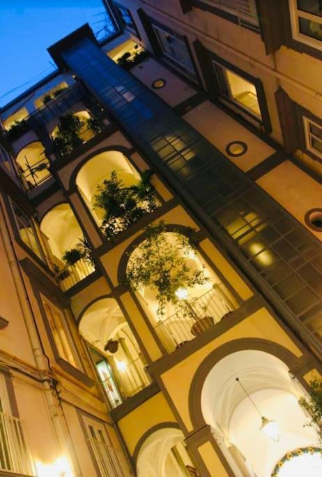 Re Gallo Luxury Apartment Plebiscito In Via Chiaia Νάπολη Εξωτερικό φωτογραφία