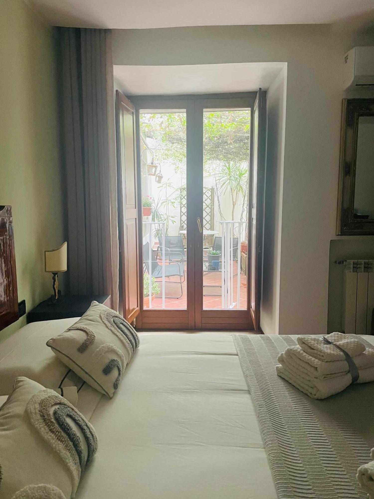 Re Gallo Luxury Apartment Plebiscito In Via Chiaia Νάπολη Εξωτερικό φωτογραφία